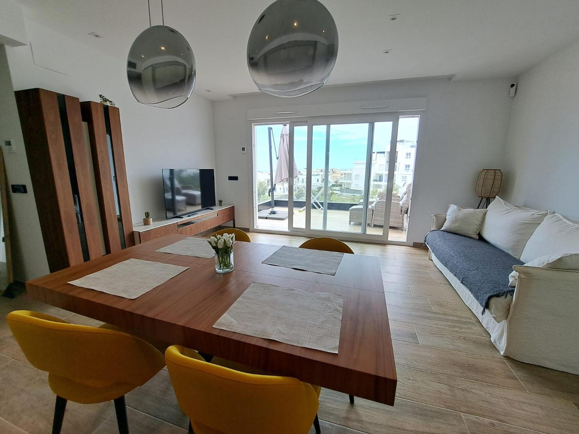 Nice 2 Bedroom Bali Apartment With Sea Views Torrevieja Exterior foto